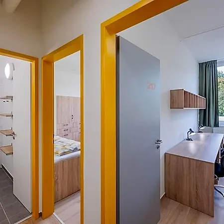 Moricz Student Living Hostel *