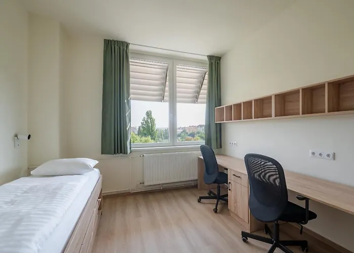 Moricz Student Living Hostal